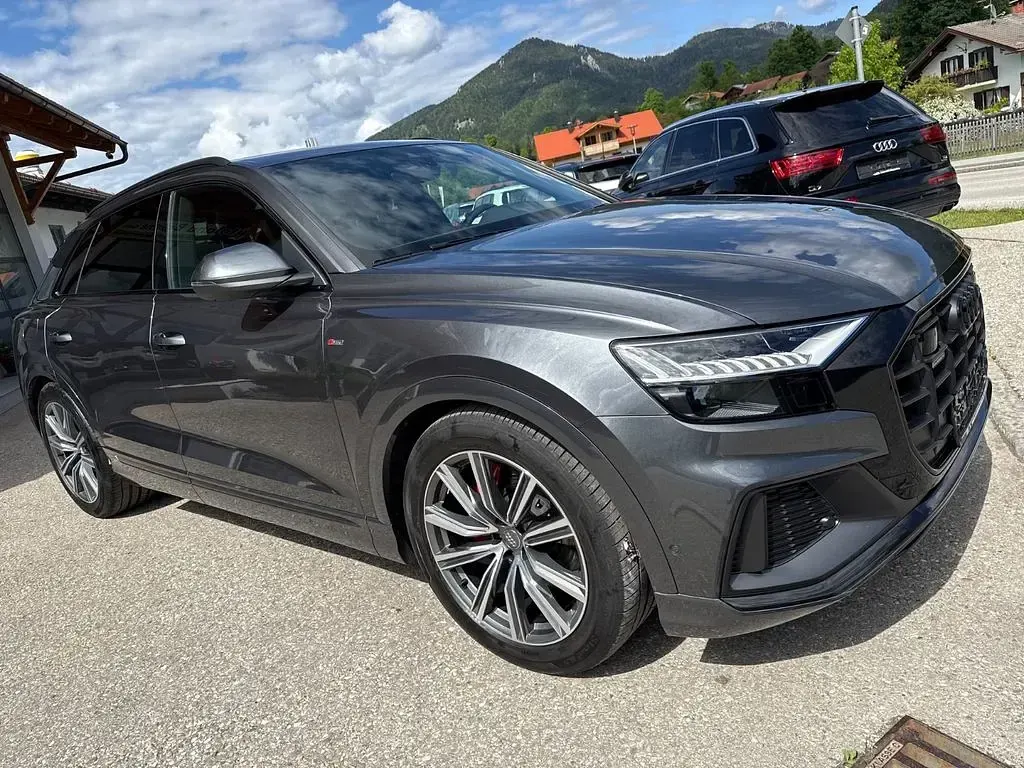 Gebraucht Audi Q8 S-Line 286 PS (210 kW) 2019 Grau SUV
