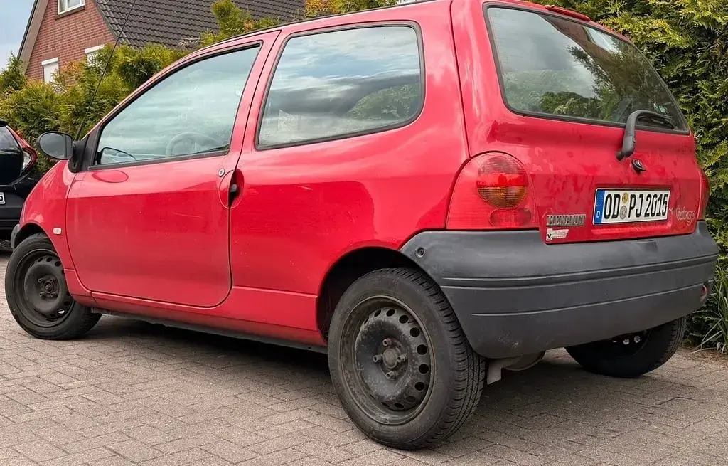 Używany Renault Twingo 58 KM (42 kW) 2004 Czerwony Hatchback