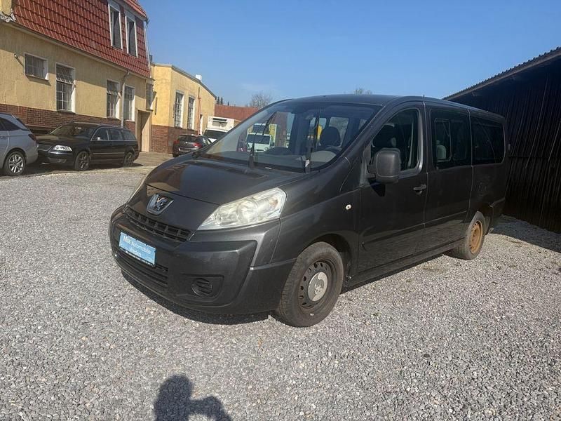 Gebraucht Peugeot TePee 90 PS (66 kW) 2009 Schwarz Van / Kleinbus