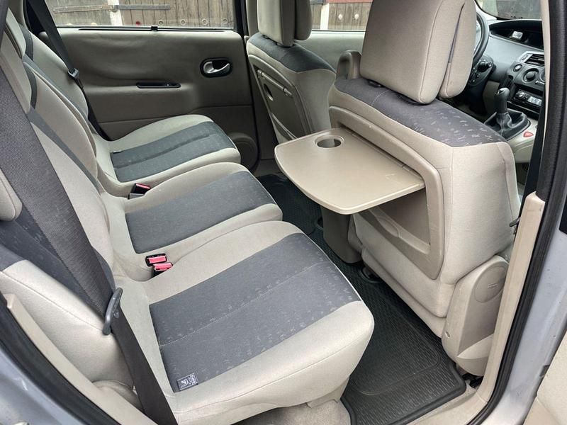 Gelb Gebraucht 2005 Renault Scénic Avantage Van / Kleinbus | 1.999 € (Fairer Preis) - Bild 1/4