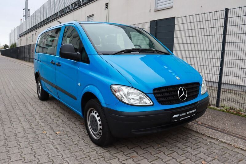 Blau Gebraucht 2005 Mercedes Vito Van / Kleinbus | 2.950 € (Fairer Preis) - Bild 1/4