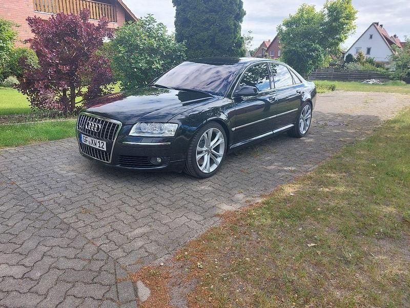 Schwarz Gebraucht 2004 Audi A8 Ambiente Limousine | 17.000 € - Bild 1/4