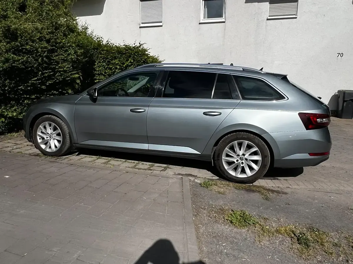 Gebraucht Skoda Superb 150 PS (110 kW) 2016 Grau Kombi