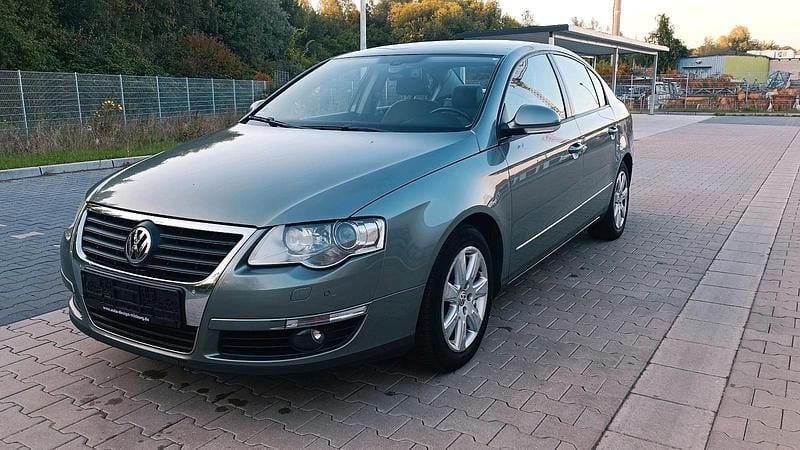 Grau Gebraucht 2007 VW Passat Highline Limousine | 2.400 € (Guter Preis) - Bild 1/4
