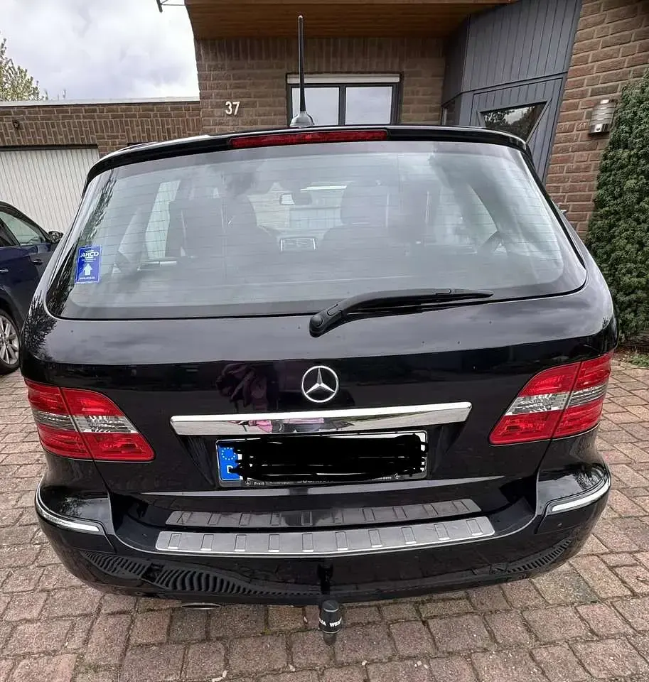 Gebraucht Mercedes B180 116 PS (85 kW) 2010 Schwarz Van / Kleinbus