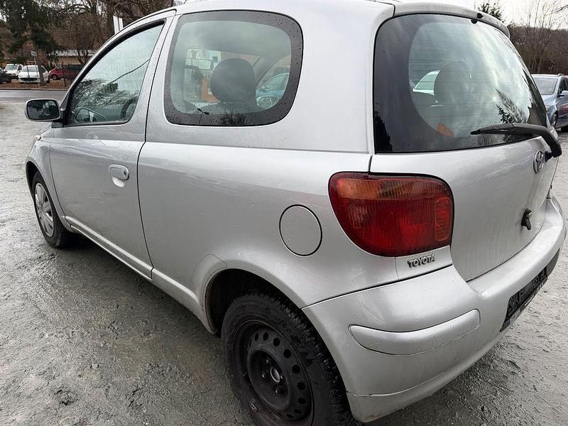 Gebraucht Toyota Yaris Sol 87 PS (63 kW) 2004 Silber Kleinwagen