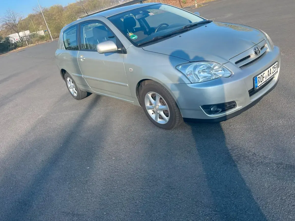 Gebraucht Toyota Corolla 116 PS (85 kW) 2004 Silber Coupé