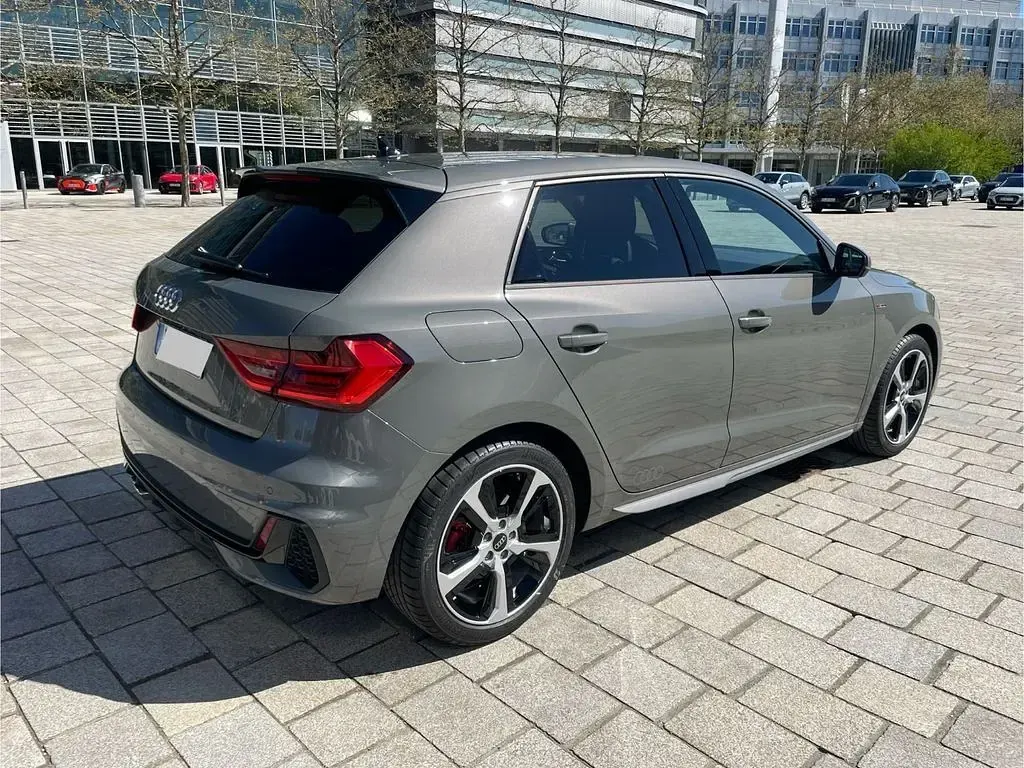 Gebraucht Audi A1 S-Line 207 PS (152 kW) 2025 Grau SUV