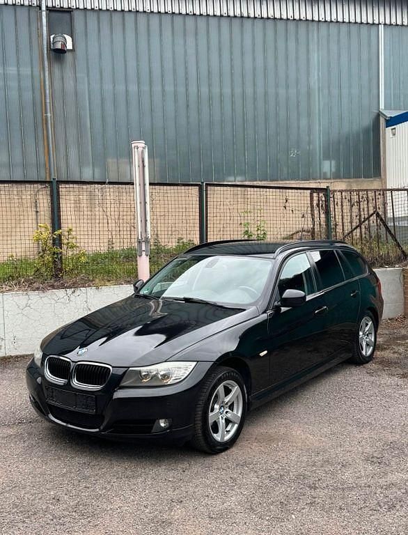 Schwarz Gebraucht 2010 BMW 320 Kombi | 4.500 € (Guter Preis) - Bild 1/4