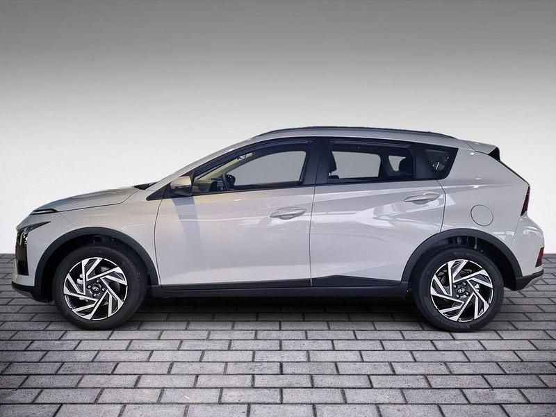 Neu Hyundai Bayon Trend 101 PS (74 kW) 2025 Grau / SUV