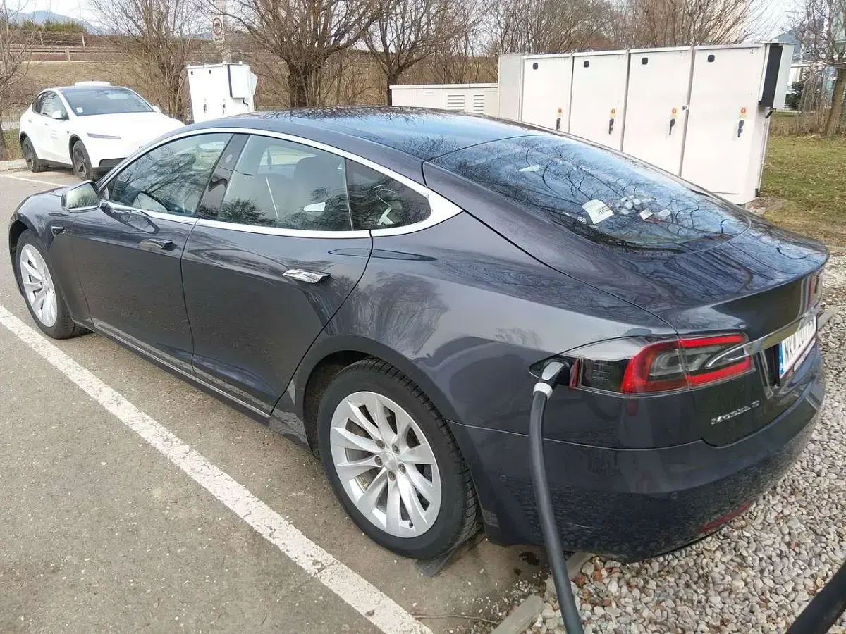 Used Tesla Model S 231 kW (315 HP) 2017 Blue Hatchback