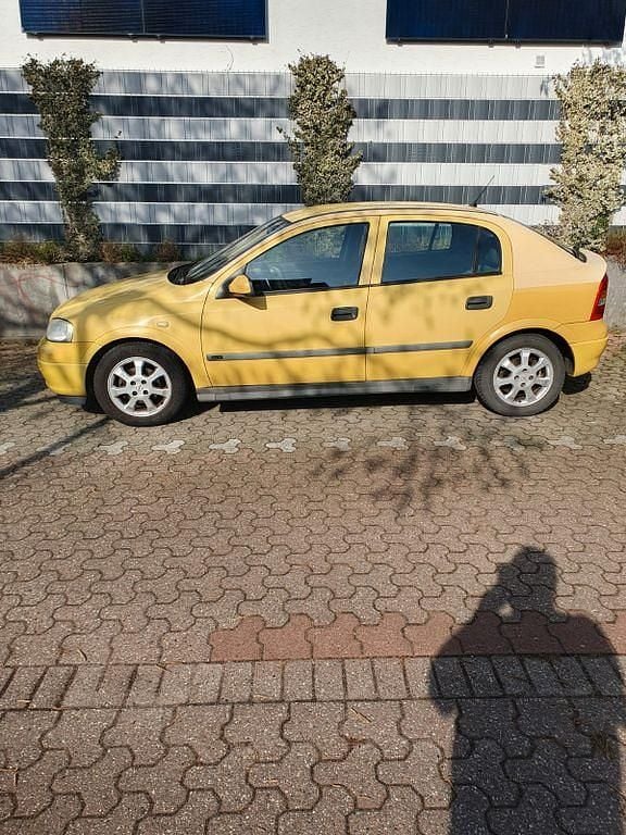 Gebraucht Opel Astra Elegance 101 PS (74 kW) 2001 Gelb Limousine