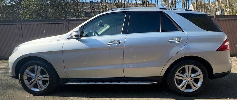 Gebraucht Mercedes ML350 258 PS (189 kW) 2012 Silber SUV