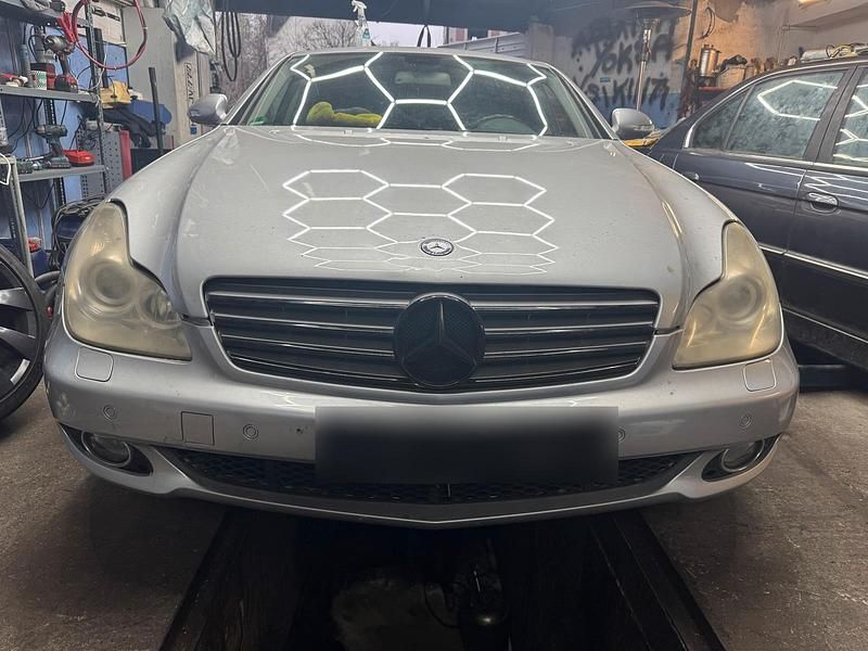 Gebraucht Mercedes CLS500 306 PS (225 kW) 2005 Limousine