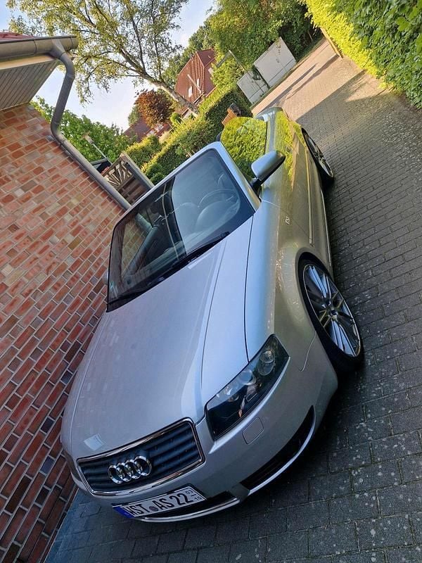 Silber Gebraucht 2002 Audi A4 Cabriolet Comfort Cabrio | 4.500 € (Fairer Preis) - Bild 1/4