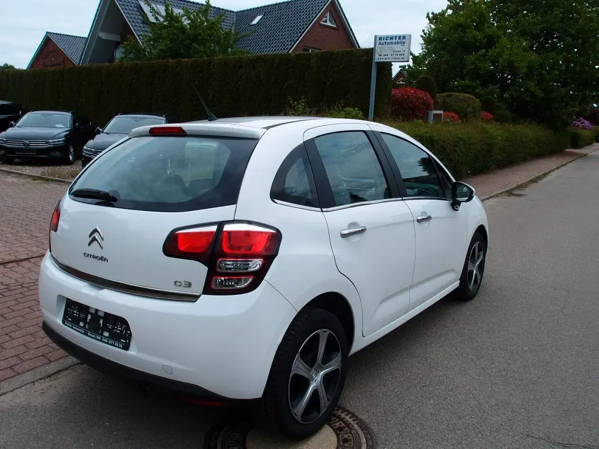 Gebraucht Citroën C3 SELECTION 82 PS (60 kW) 2016 Weiß Kleinwagen