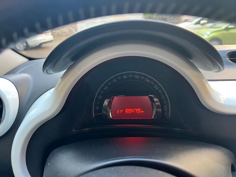 Gebraucht Renault Twingo LIMITED 69 PS (50 kW) 2017 Grau Kleinwagen