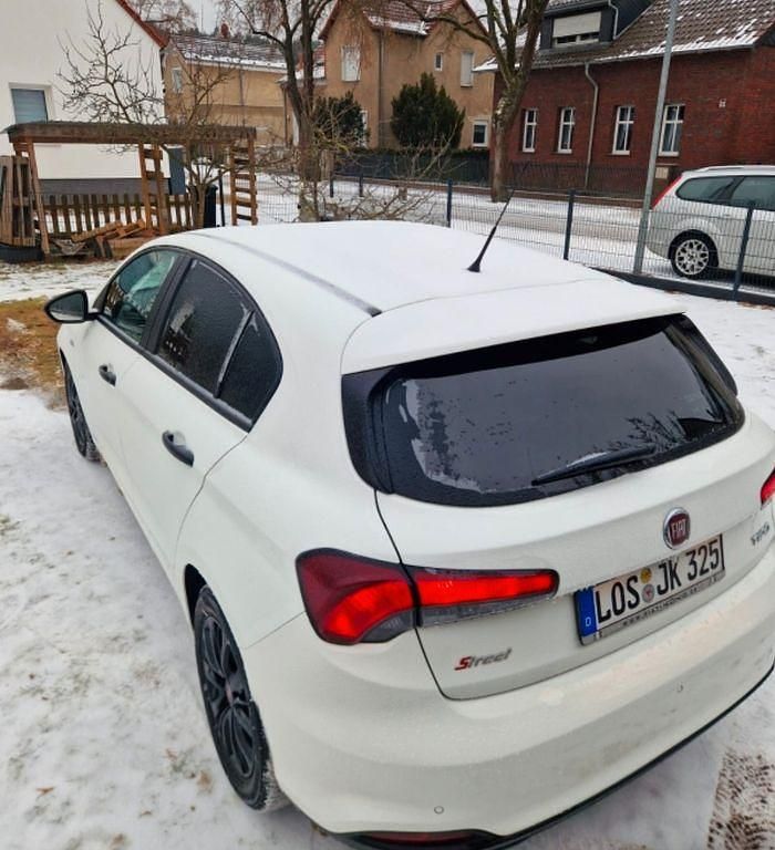 Gebraucht Fiat Tipo Street 95 PS (69 kW) 2019 Weiß Limousine