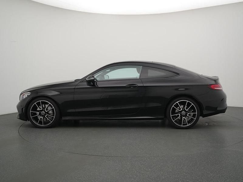 Gebraucht Mercedes C300 AMG line 258 PS (189 kW) 2018 Obsidianschwarz Coupé