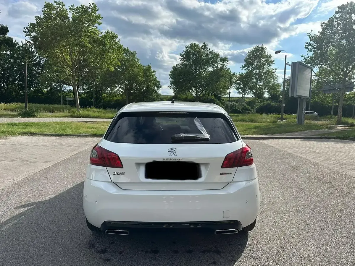 Gebraucht Peugeot 308 GT-line 130 PS (95 kW) 2019 Weiß Limousine