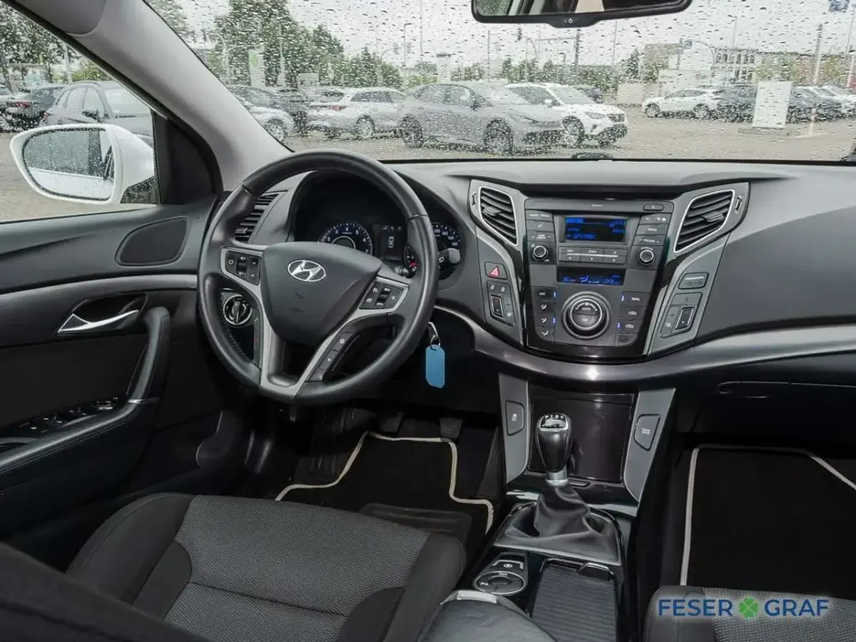 Gebraucht Hyundai i40 135 PS (99 kW) 2018 Weiß Kombi