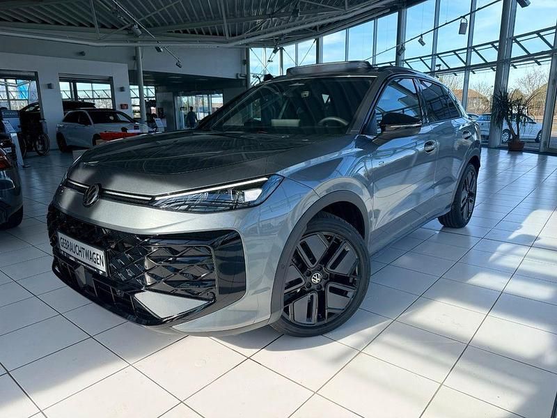 Neu VW T-Roc R-line 150 PS (110 kW) 2026 Grau SUV