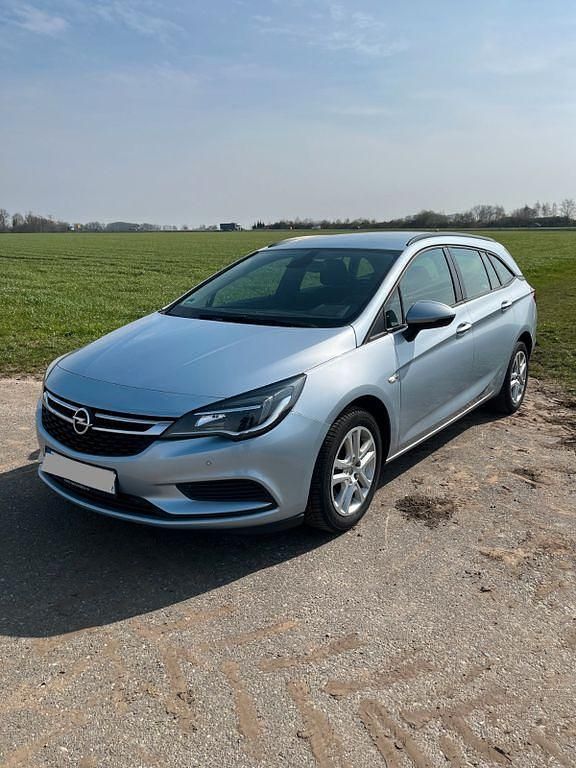 Gebraucht Opel Astra Edition 136 PS (100 kW) 2018 Silber Kombi