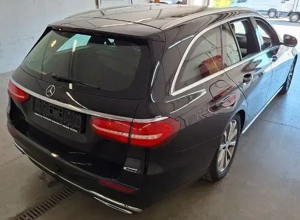 Gebraucht Mercedes E220 194 PS (142 kW) 2016 Schwarz Kombi