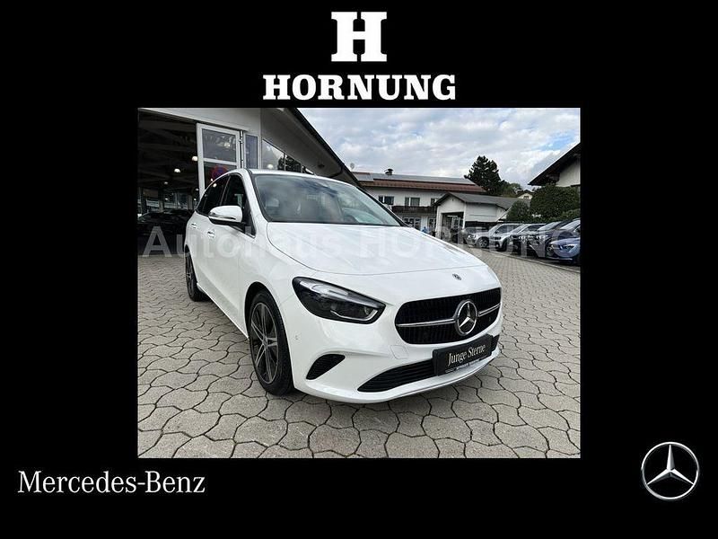 Unilack polarweiß Gebraucht 2024 Mercedes B220 Van / Kleinbus | 37.900 € (Fairer Preis) - Bild 1/3