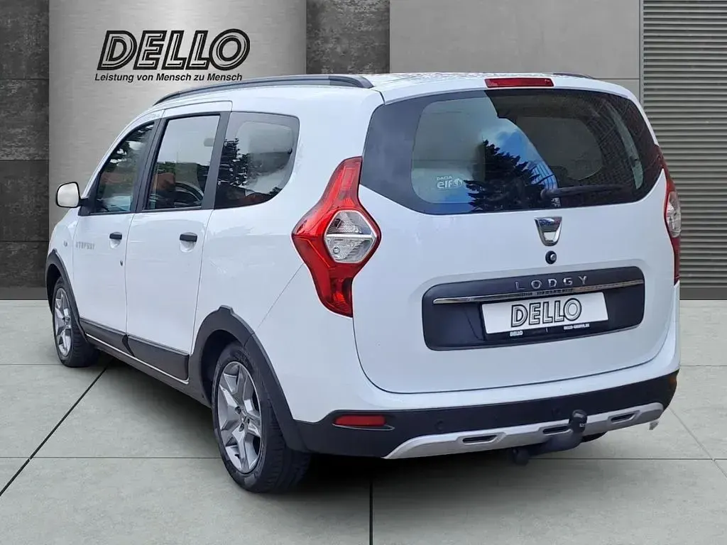 Gebraucht Dacia Lodgy Stepway 131 PS (96 kW) 2019 Weiß Van / Kleinbus