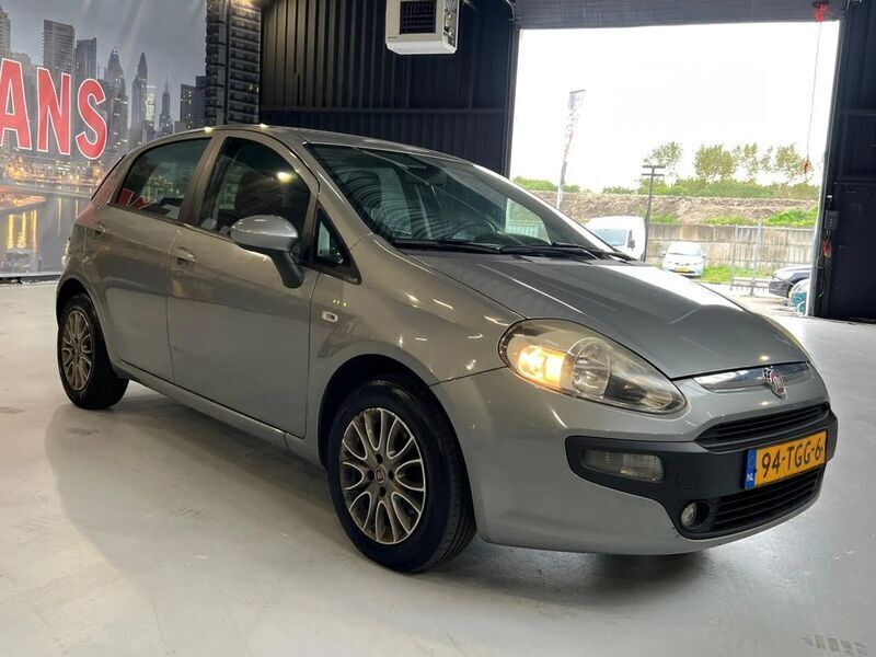 Gebraucht Fiat Punto Evo 84 PS (61 kW) 2012 Grau Kleinwagen