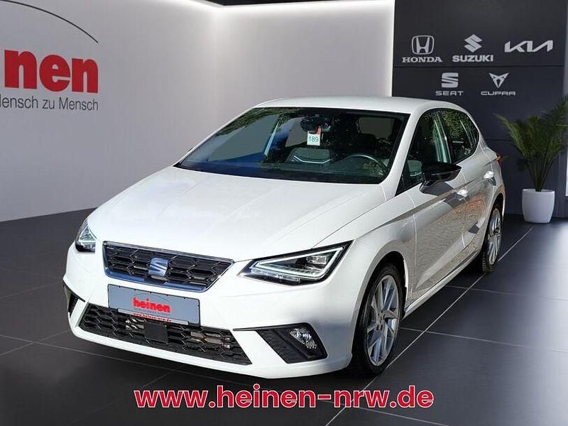 Weiß Gebraucht 2023 Seat Ibiza FR Limousine | 17.599 € (Fairer Preis) - Bild 1/4