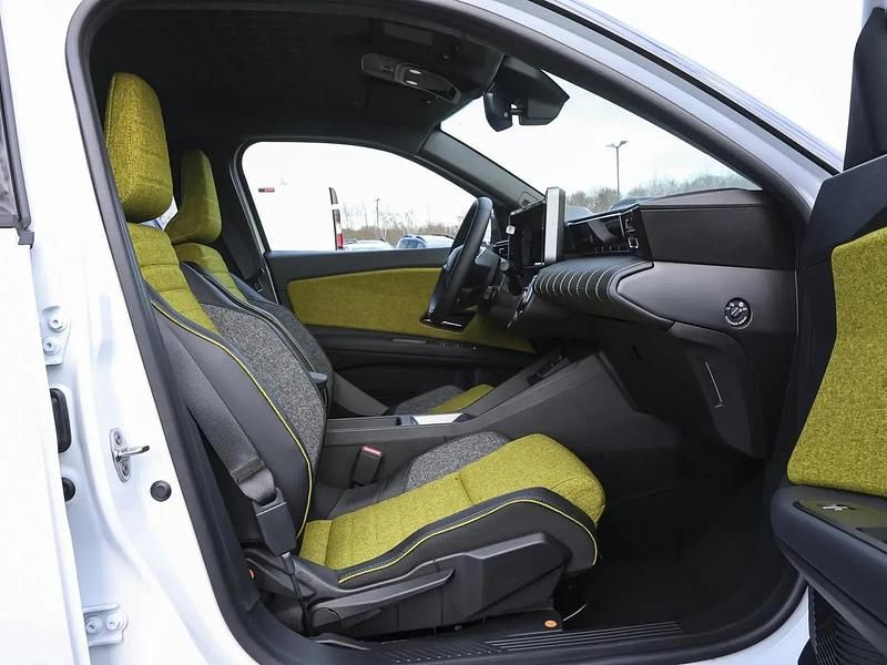 Neu Renault 5 E-Tech Iconic 77 kW (106 PS) 2026 Weiß Limousine