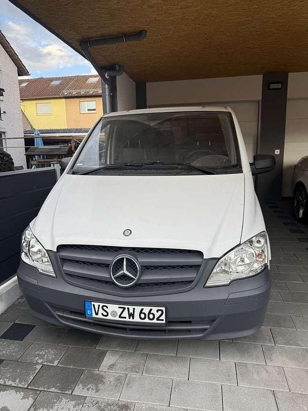 Weiß Gebraucht 2011 Mercedes Vito Van / Kleinbus | 5.450 € (Guter Preis) - Bild 1/4