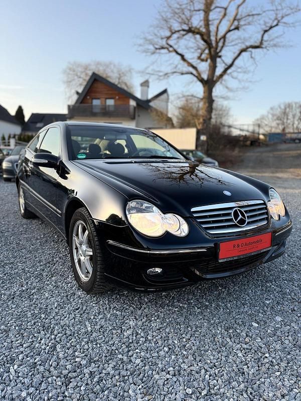 Gebraucht Mercedes C160 122 PS (89 kW) 2006 Schwarz Coupé