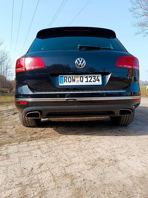 Używany VW Touareg Terrain Tech 262 KM (192 kW) 2017 Czarny SUV