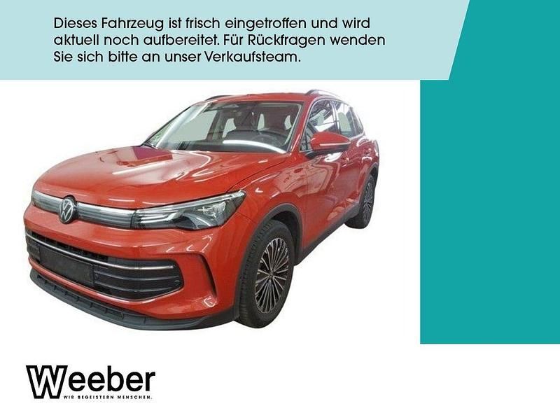 Persimmon red (metallic) Gebraucht 2024 VW Tiguan Life SUV | 31.950 € (Guter Preis) - Bild 1/4