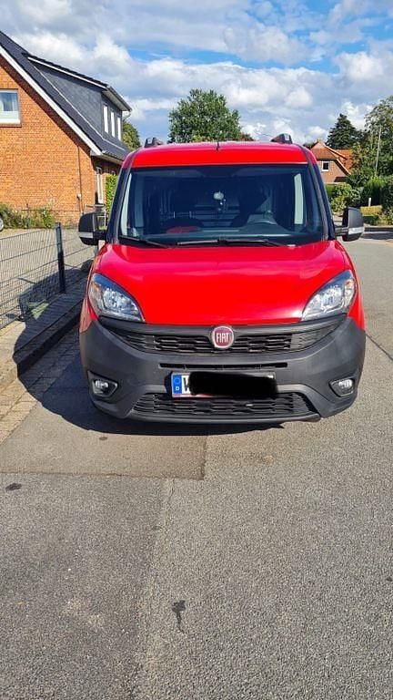 Rot Gebraucht 2020 Fiat Doblò Lounge Van / Kleinbus | 7.200 € (Superpreis) - Bild 1/4