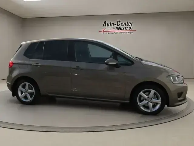 Gebraucht VW Golf VII 176 PS (129 kW) 2016 Gold Limousine