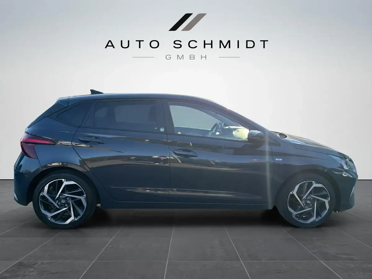 Gebraucht Hyundai i20 Edition 30+ 101 PS (74 kW) 2022 Grau Kleinwagen