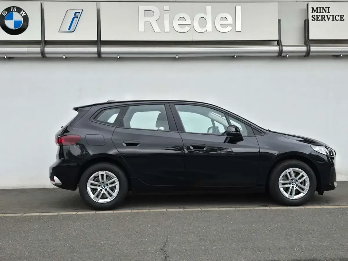 Gebraucht BMW 218 Active Tourer 136 PS (100 kW) 2022 Sapphirschwarz metallic Van / Kleinbus