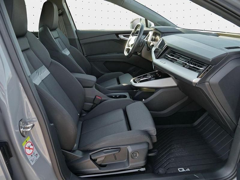 Gebraucht Audi Q4 e-tron Advanced 194 kW (265 PS) 2022 Kieselgrau SUV