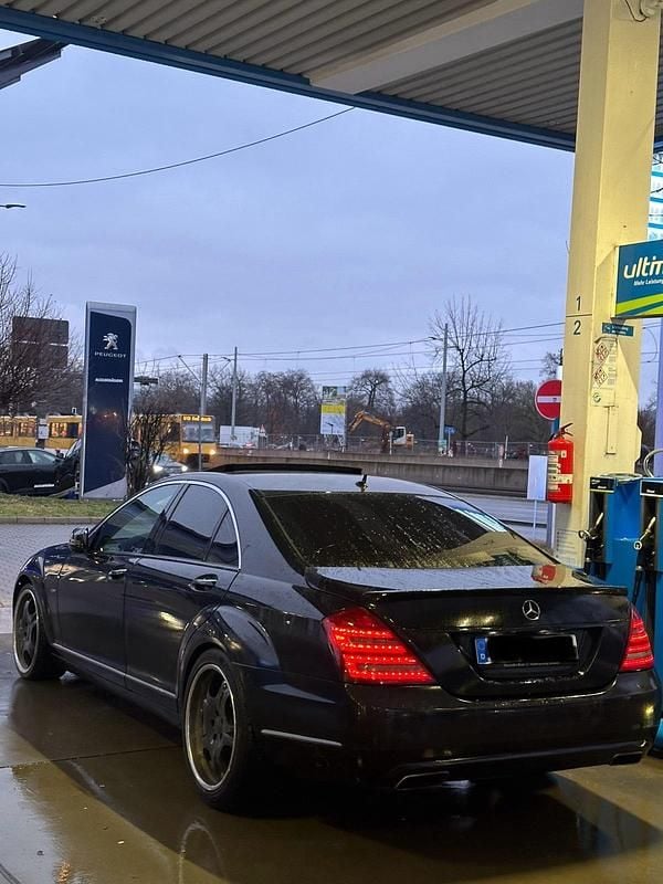 Gebraucht Mercedes S350 258 PS (189 kW) 2010 Schwarz Limousine