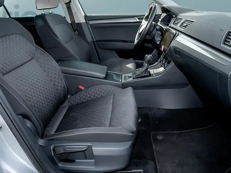 Gebraucht Skoda Superb 150 PS (110 kW) 2022 Silber Kombi
