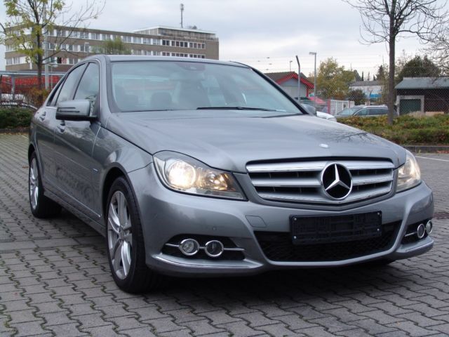 Gebraucht Mercedes C250 204 PS (150 kW) 2012 Silber metallic Limousine