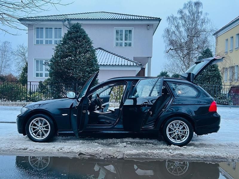 Gebraucht BMW 318 M Sport 143 PS (105 kW) 2012 Schwarz Kombi