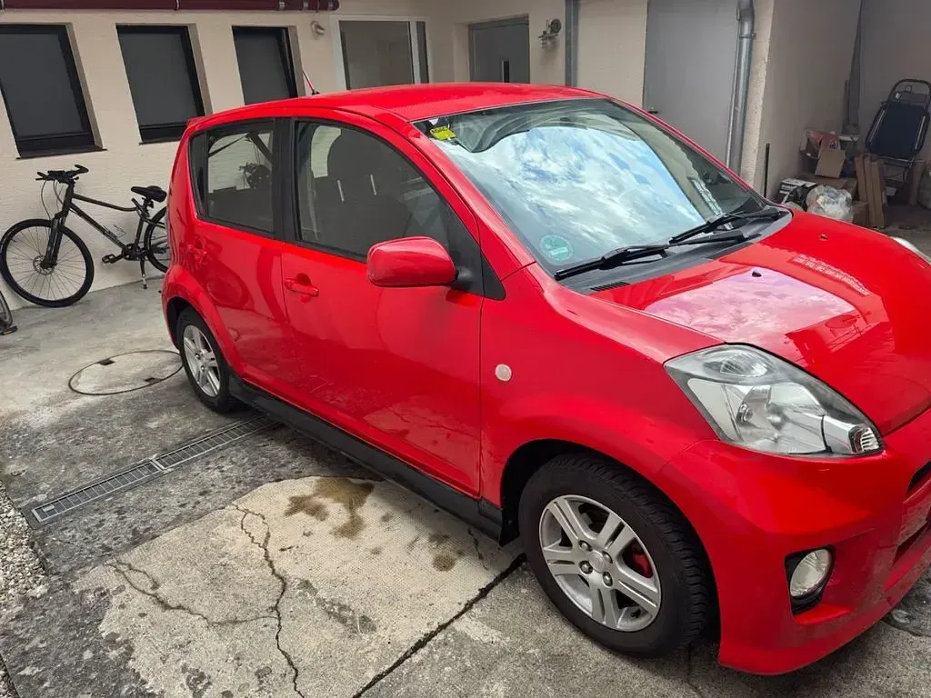 Gebraucht Daihatsu Sirion 91 PS (66 kW) 2007 Rot Kleinwagen