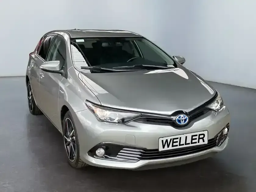 Gebraucht Toyota Auris Hybrid Team 136 PS (100 kW) 2018 Grau Limousine