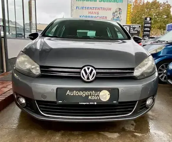 Gebraucht VW Golf VI Style 105 PS (77 kW) 2011 Grau Kleinwagen