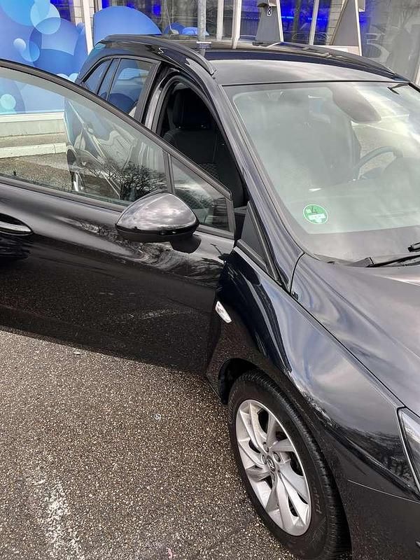 Gebraucht Opel Astra 122 PS (89 kW) 2021 Schwarz Kombi